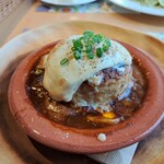 小さな洋食屋さん プティ リジエール - ハンバーグランチ(1980円)　デミグラスソースチーズ焼き