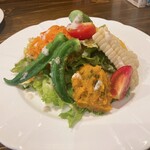 Restaurant Petit Lusso - 特製サラダ　彩りも美しい！