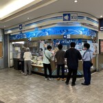 萬坊 - 駅ナカにあります名物・いかしゅうまいのお店「萬坊」さん！熱々をいただけますよ(๑'ڡ'๑)୨♡