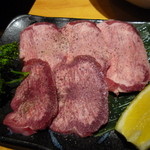肉問屋直営熱田 - 和牛タン塩1580円
