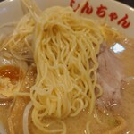 しんちゃん - ラーメンの麺