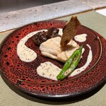 Teppanyaki Kaika - 旬の魚介の鉄板焼き粒マスタードを効かせたクリームソースで