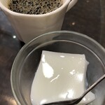 泰南飯店 - 硬めの杏仁豆腐とアイスコーヒー