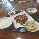 山泉楼 - 牛肉ときのこオイスター炒めランチ