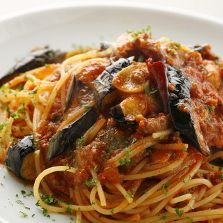 “茄子和肉末的番茄醬Pasta”是本店推薦的絕品