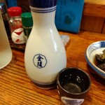 やき鳥三太郎 - 日本酒(大) 830円(税込)(2023年8月7日撮影)