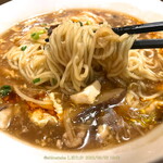 上海料理佳樹園 - 酸辣湯麺の麺