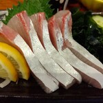 やき鳥三太郎 - はまち造り 980円(税込)(2023年8月11日撮影)