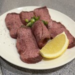 炭火焼肉ホルモン まる味 - 