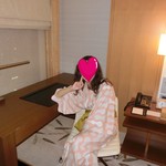 インターコンチネンタルホテル大阪 - ベッドサイドのパソコンデスク。チェアも座り心地が良いのよ～。