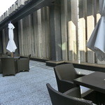 インターコンチネンタルホテル大阪 - プールの外側のテラス。外の風が気持ちいいです。