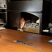 TACUBO - 薪の炉が良い雰囲気と匂いを醸してます♪