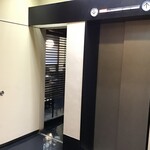 割烹蒲焼 わかな - 内観 2Fエレベータ脇に個室があります