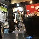 割烹蒲焼 わかな - 内観 レジ前から入口方向