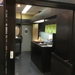 割烹蒲焼 わかな - 内観 2F食堂入り口外から店内方向