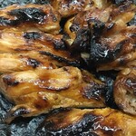 割烹蒲焼 わかな - やきとり丼のやきとりアップ