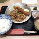 お食事処 北の屋 - ミニ生姜焼きと海老フライ１本