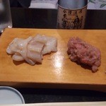 春寿司 - 黙ってても出て来たミル貝とネギトロ。流石、知ってる（笑）