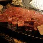 うしごろ 貫 - その後は希少部位盛り2500円X3の塩が運ばれてきました。