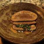 うしごろ 貫 - まずはお通しとして運ばれてきたタンの煮物をぺろりと食し(柔らかくて口の中で蕩けるようでした)