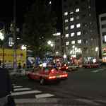 うしごろ 貫 - しばらく道なりに進んで横断歩道を渡った後は右へと曲がり