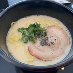 ANAラウンジ - ANAとんこつラーメン