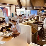 だるまの天ぷら定食 - 平日11時半過ぎの店内