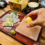 串焼炉端 三代目 巌流 - 鯛の岩塩造り