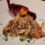 イタリア食房 TAVERNA VISCONTI - ポルチーニのオイルが香る秋らしい一皿。