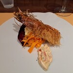 イタリア食房 TAVERNA VISCONTI - 大きな有頭海老のガダイフ包み揚げだ。