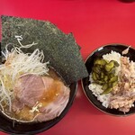 家系ラーメン 佐々喜家 - 喜ラーメン＋無料ライス