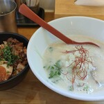 麺屋ベース トリトン - 料理写真:鶏base　TON丼