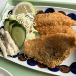魚市食堂 - 聖地、ノンフロアジフライは美味い！
