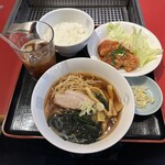 朝鮮飯店 - 【2023.9.27(水)】日替ランチ（醤油ラーメン＋鶏のチリソース）740円