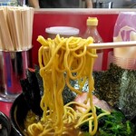 家系ラーメン とらきち家 - 麺リフト