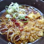 ゆで太郎 - 「葱」「輪切り唐辛子」「揚げ玉」をトッピング⤴️こちらもピント❊甘〜(´；ω；｀)ｳｯ…