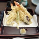 割烹 嶋村 - 天ぷらをつける、豪華な定食。