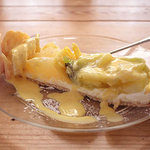 キッチン＆コーヒーCACTUS - フルーツタルト　なんと夏のヴァージョンに変っている！！！苺→桃！