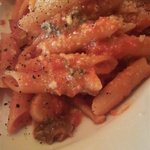 ゴルゴンゾーラ風味のピリ辛トマトソース（ペンネ）