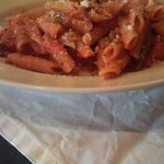 ゴルゴンゾーラ風味のピリ辛トマトソース（ペンネ）