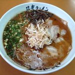 山小屋 - 黒マー油ラーメン。