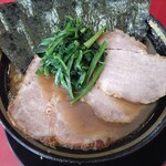 とんこつラーメンいしい - 家系の愛盛りてすよ