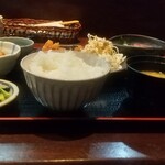 Kaburatei - 本日のかぶら定食（トンカツと刺身3種盛）