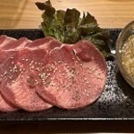 Sumibiyakiniku Rojiura - 