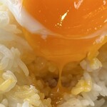 アジアンダイニングダリマ - 玉子、割りました！