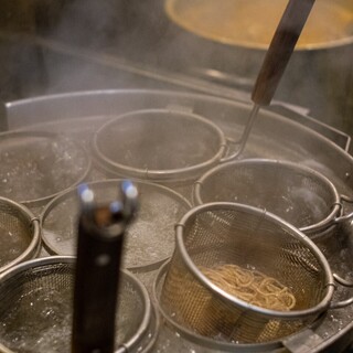 【当店自慢の自家製麺】食感と香りにこだわった至高のつけ麺