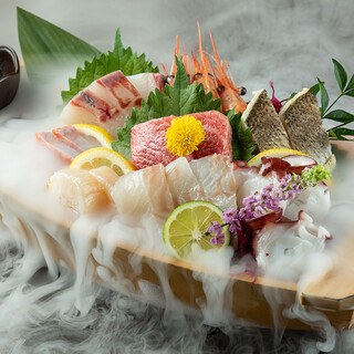 鮮度抜群！その日に水揚げされた鮮魚を活かした多彩な一品