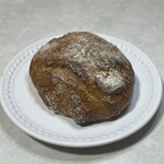 Backerei Brotzeit - カシューナッツと塩漬けコショウ 240円