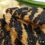 キッチン ブルー グローブ - ミラノ風カツレツには。黒いソースがタップリ