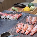 鮨旬美西川 - 手前が少しレアで奥がほぼレア